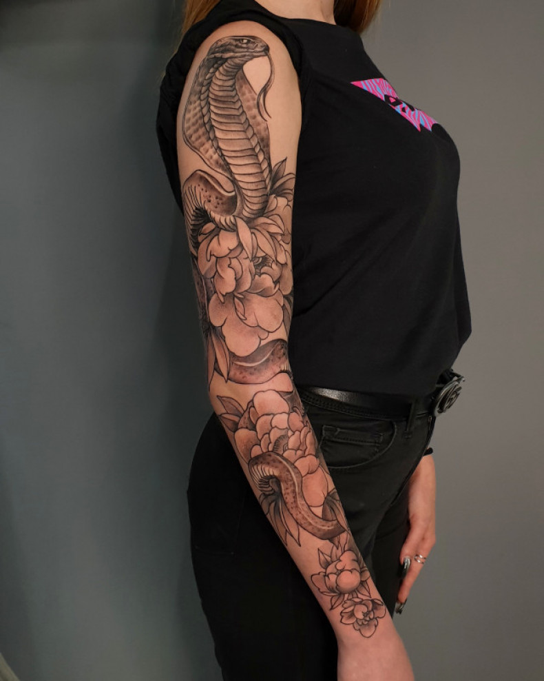 Frauen schlangen Kobra, photo - Tattoo-Meister Barb Tattoo