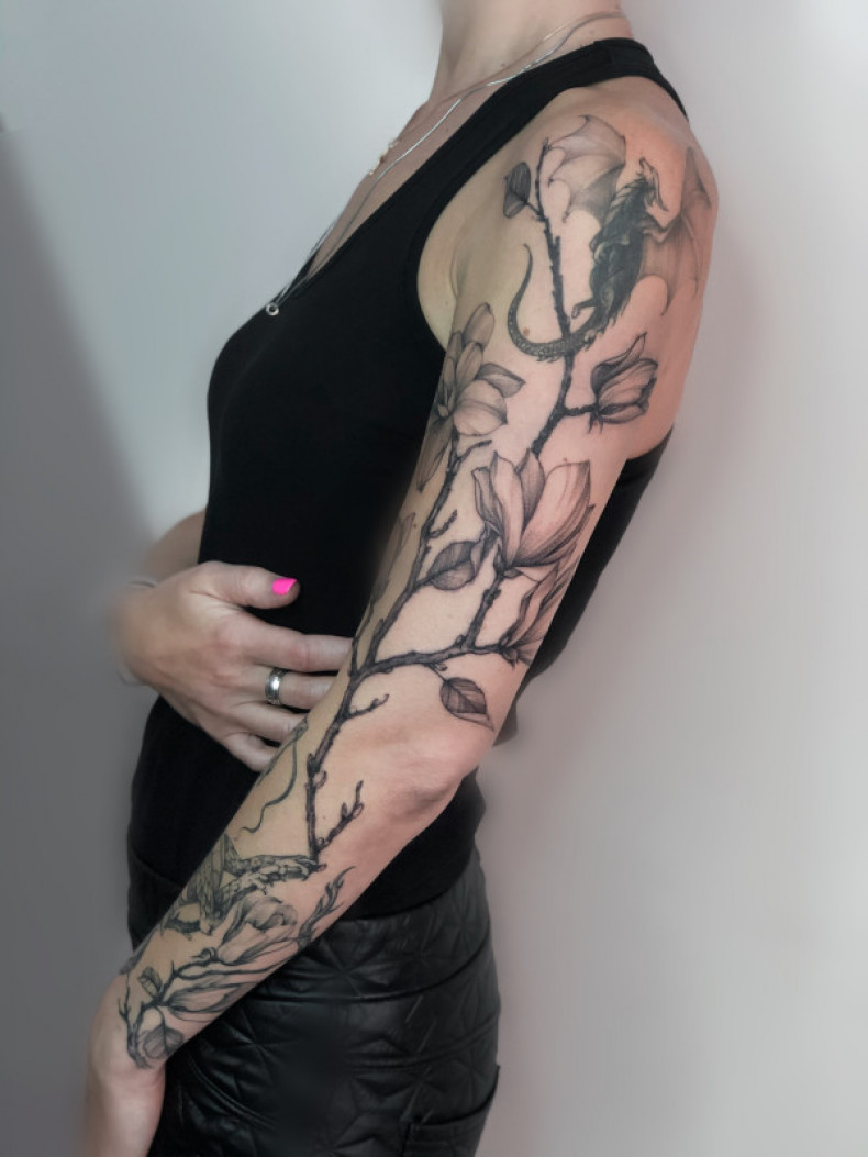 Women magnolia sleeve, photo - Tattoo Master Barb Tattoo