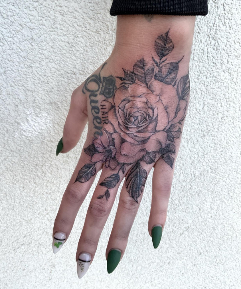 Frauen Arm Hand, photo - Tattoo-Meister Barb Tattoo