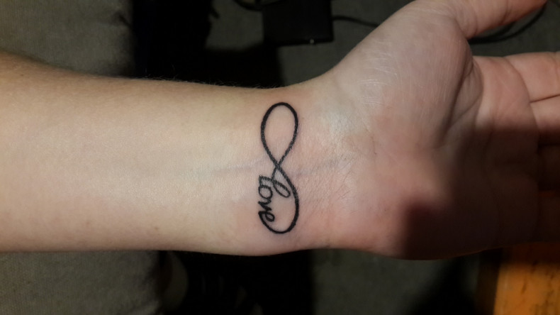 Women infinity wrist, photo - Tattoo Master Barb Tattoo