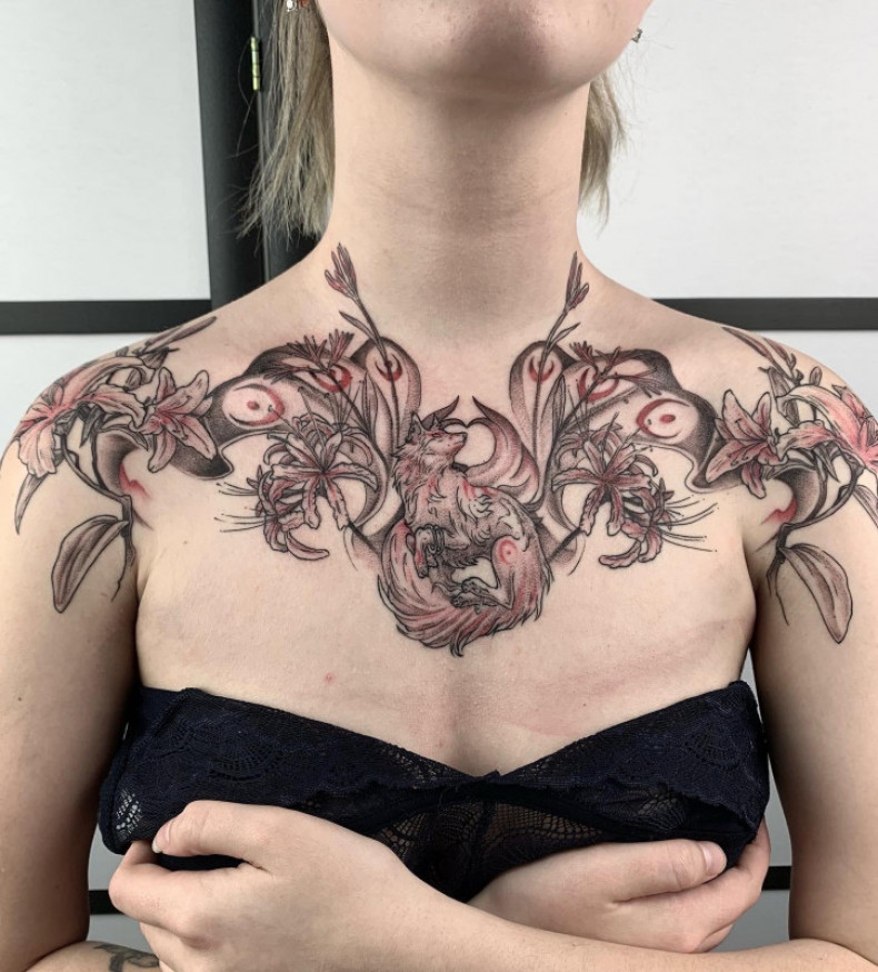 Женские кицунэ на груди, photo - Тату мастер Barb Tattoo