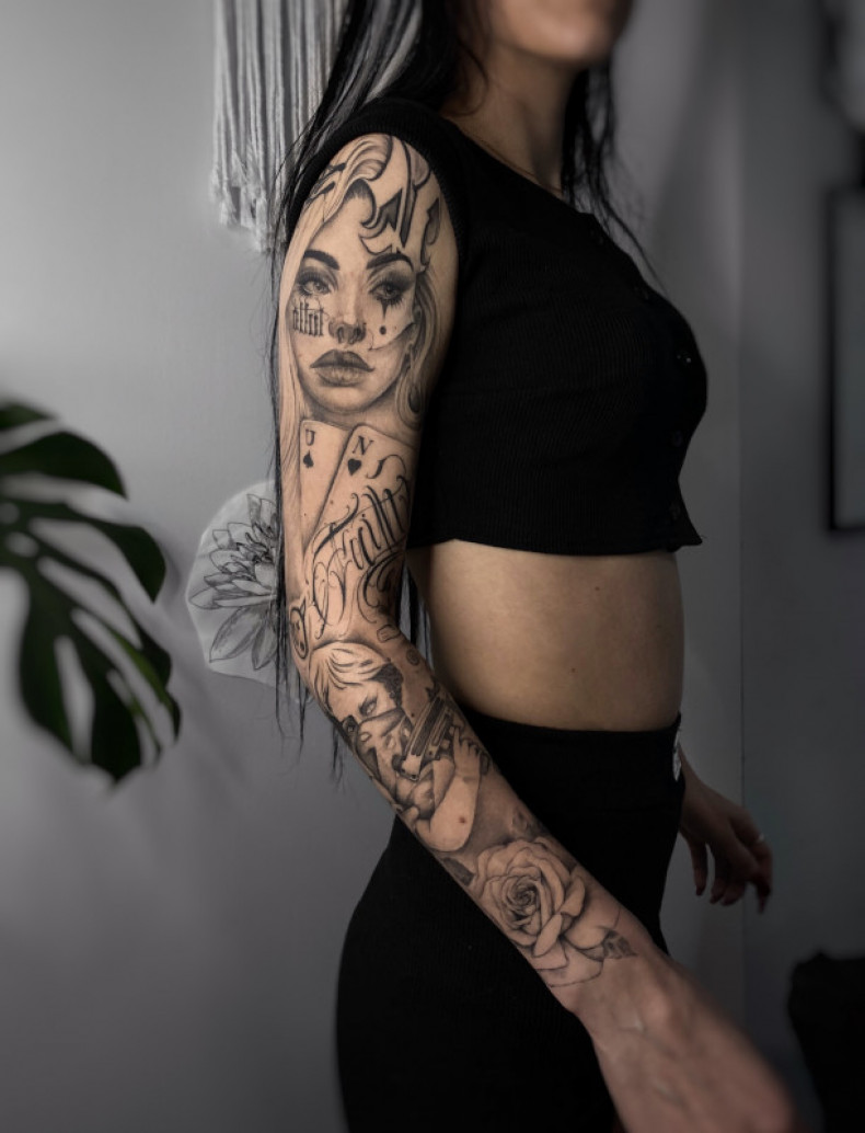 Damski karty rękaw, photo - Tatuażysta Barb Tattoo