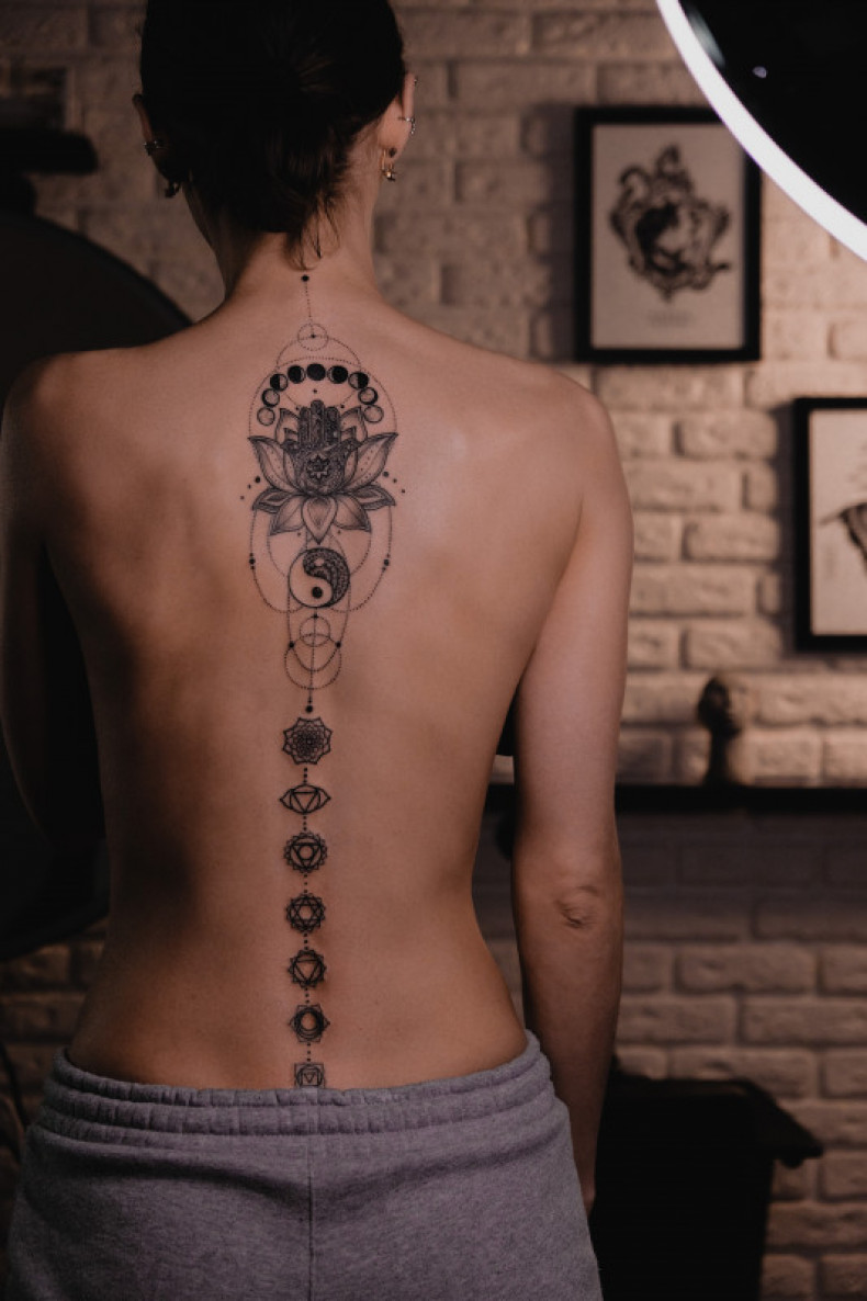 Frauen Yin Yang lotus, photo - Tattoo-Meister Barb Tattoo