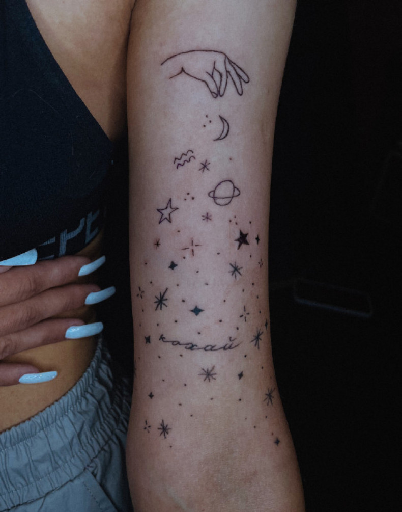 Women arm star, photo - Tattoo Master Barb Tattoo