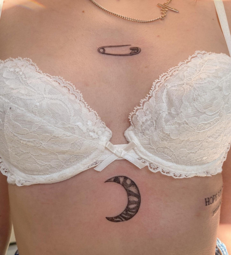 Frauen Stift Mond, photo - Tattoo-Meister Barb Tattoo