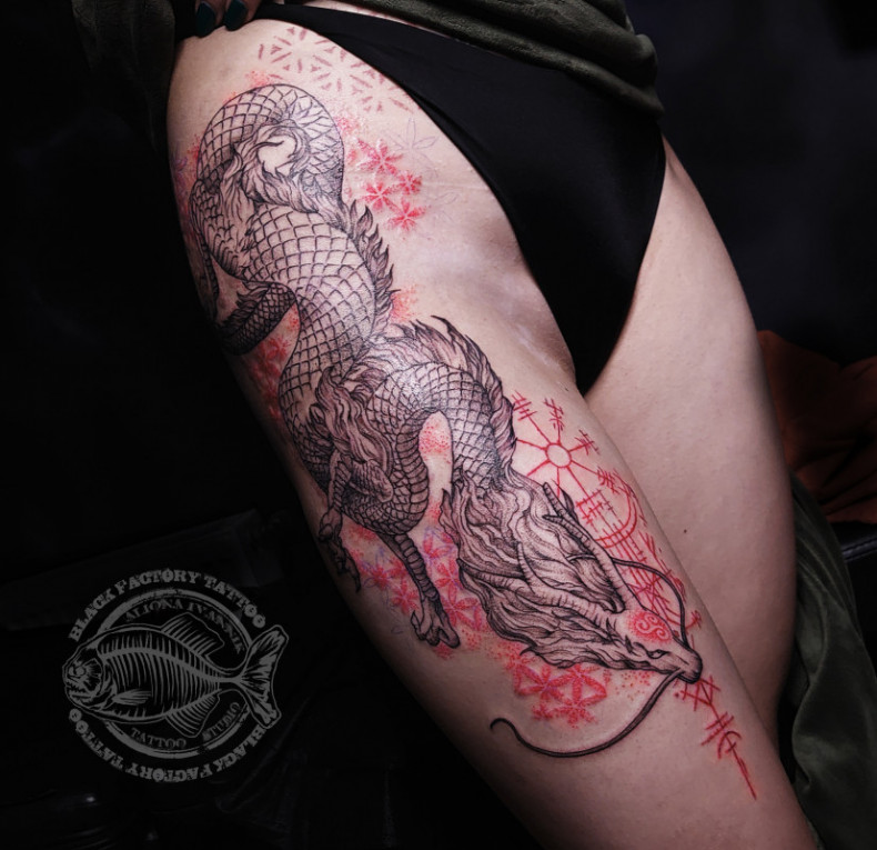 Women Chinese dragon thigh, photo - Tattoo Master Barb Tattoo