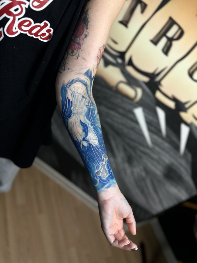 Damski meduza na przedramieniu, photo - Tatuażysta Barb Tattoo