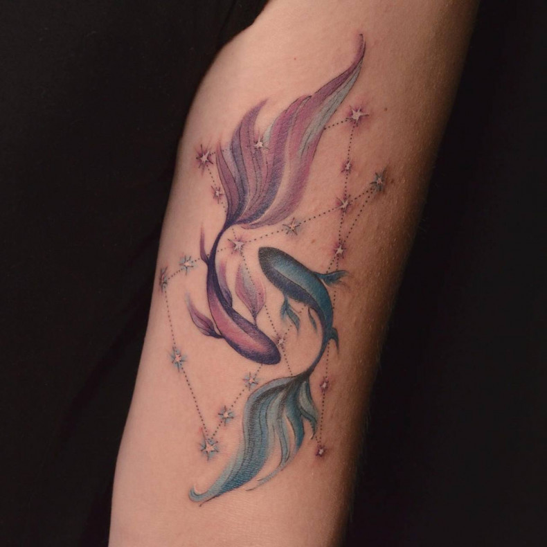 Women arm fish, photo - Tattoo Master Barb Tattoo