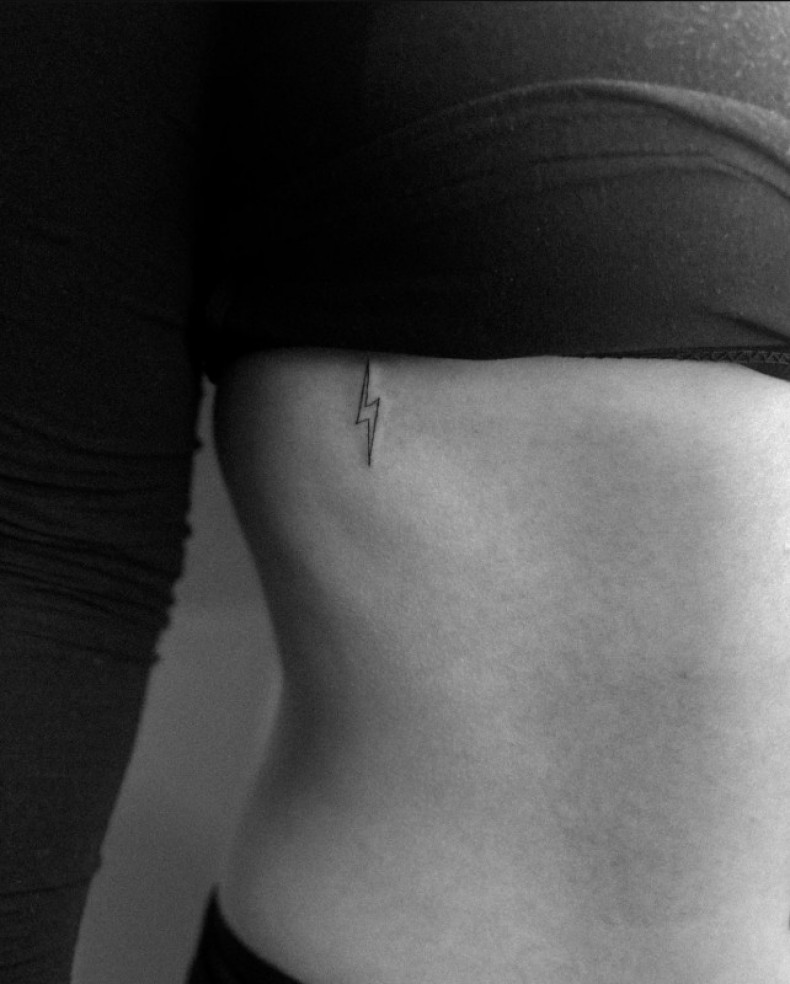 Damski mały Minimalistyczny, photo - Tatuażysta Barb Tattoo