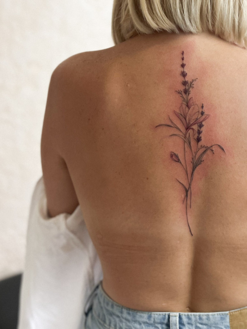 Damski lawenda magnolia, photo - Tatuażysta Barb Tattoo