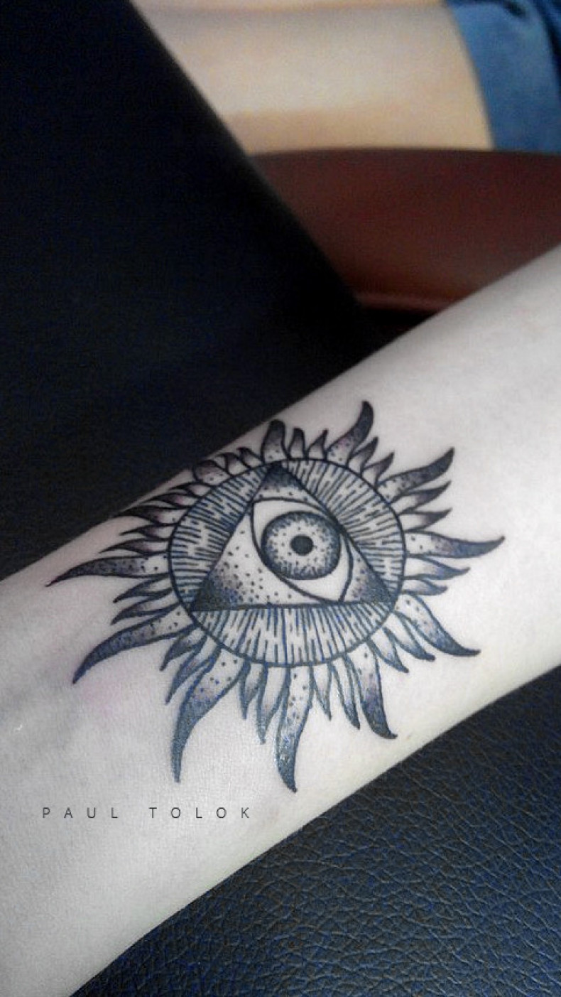 Auge Arm allsehendes Auge, photo - Tattoo-Meister Barb Tattoo