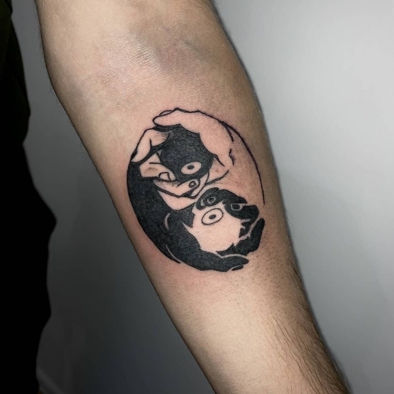 Oko na ramieniu jin jang, photo - Tatuażysta Barb Tattoo