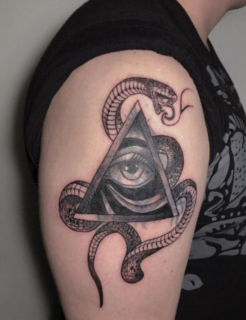 Snake all-seeing eye third, photo - Tattoo Master Barb Tattoo