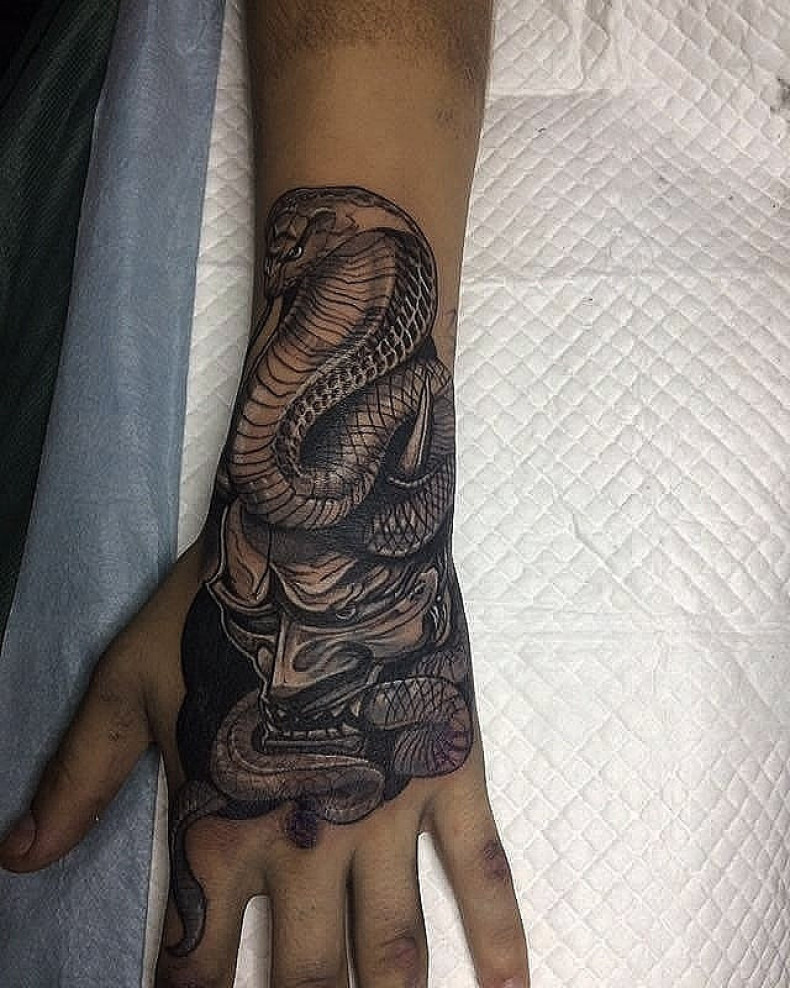 Snake arm cobra, photo - Tattoo Master Barb Tattoo