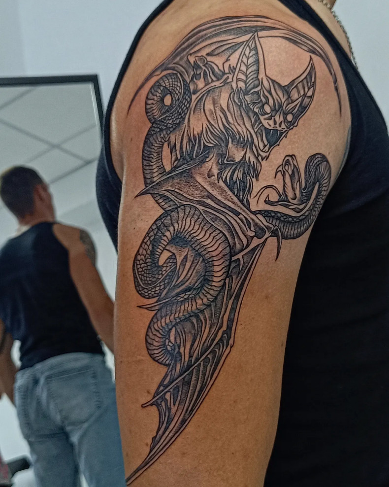 Wąż jeden na ramieniu, photo - Tatuażysta Barb Tattoo