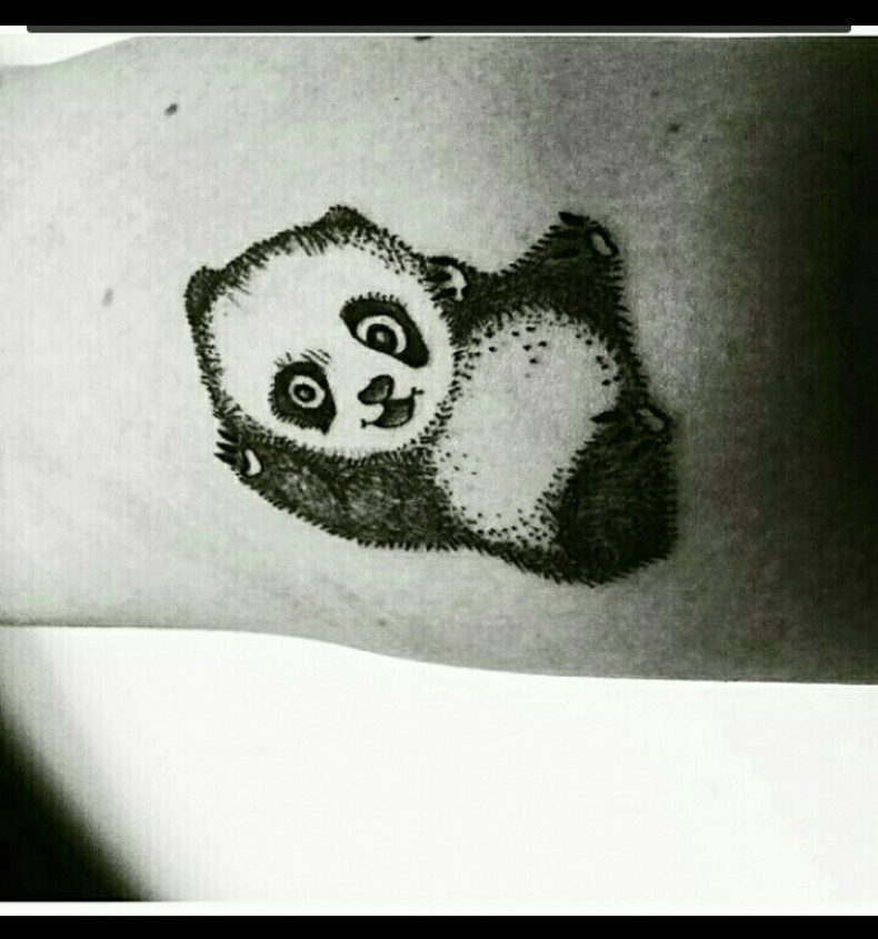 Na ramieniu whip shading panda, photo - Tatuażysta Barb Tattoo