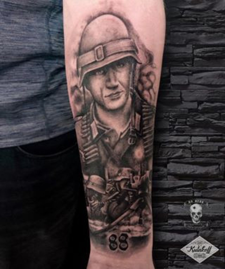 Na ramieniu żołnierz, photo - Tatuażysta Barb Tattoo