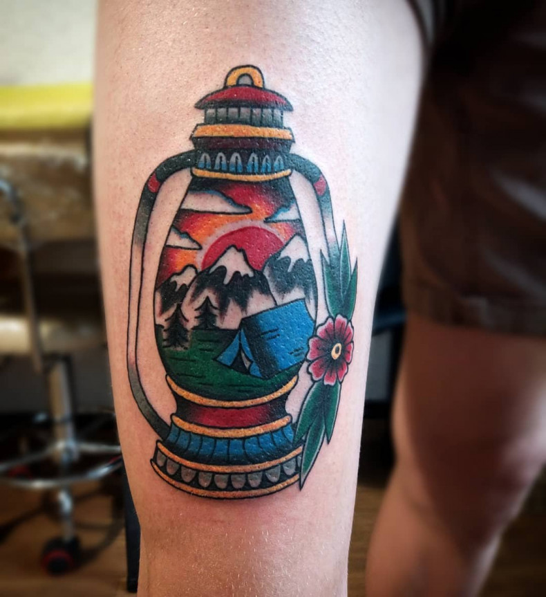 Arm lantern colorful, photo - Tattoo Master Barb Tattoo