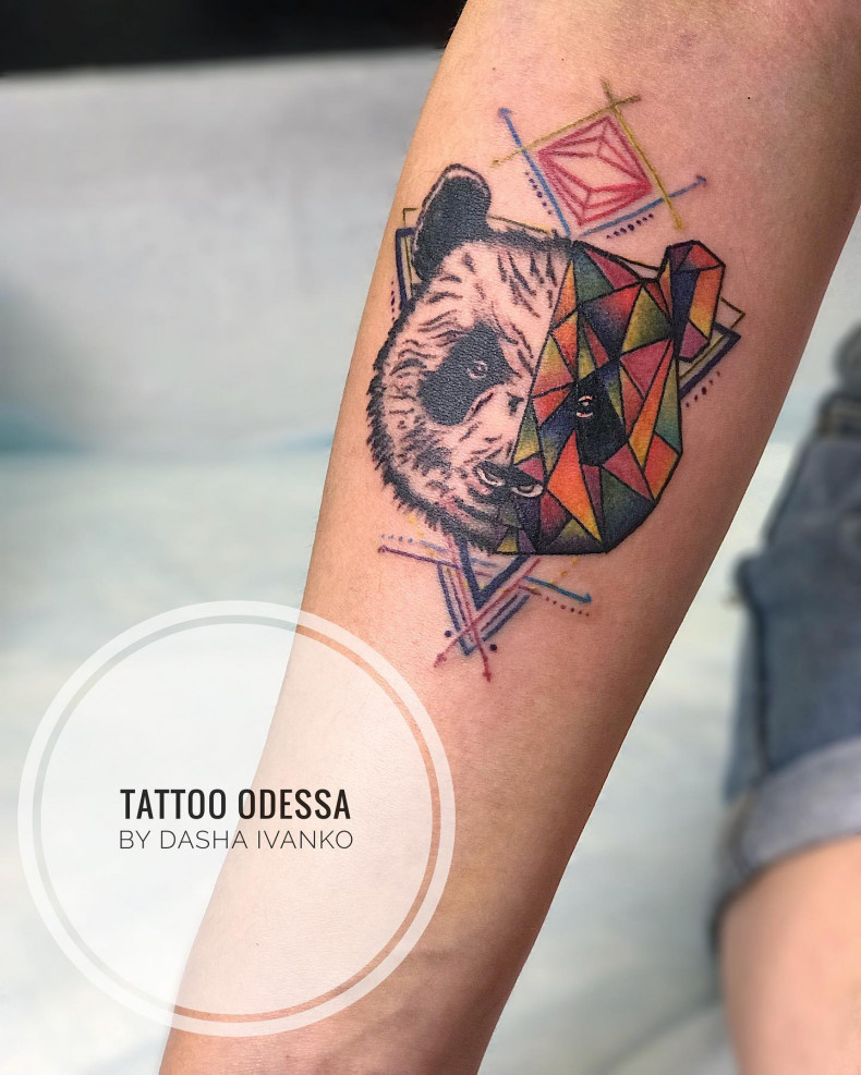 Na ramieniu panda, photo - Tatuażysta Barb Tattoo