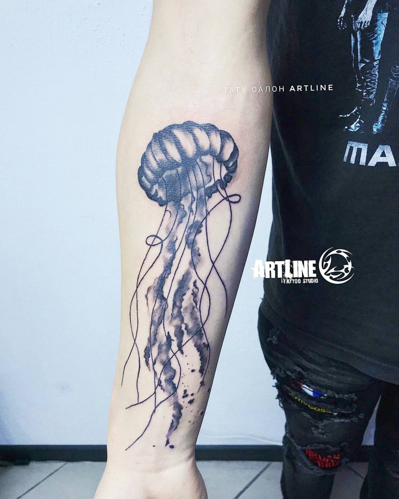 Jellyfish tattoo, photo - Tattoo Master Barb Tattoo