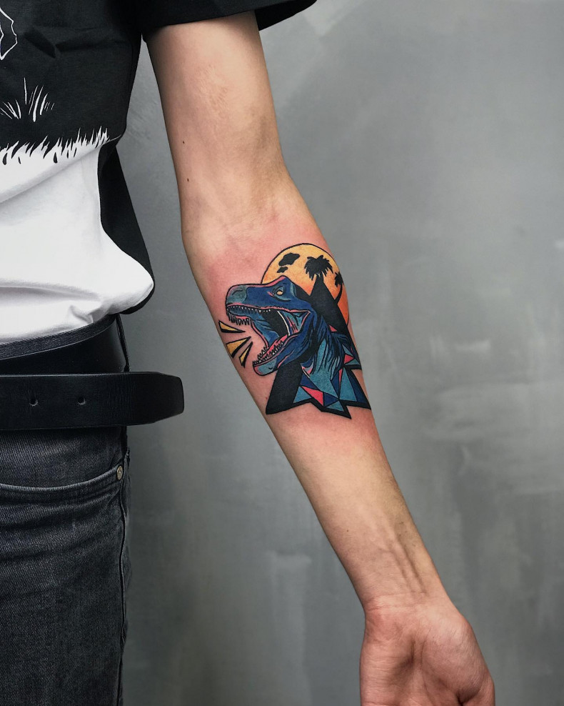 Arm dinosaur, photo - Tattoo Master Barb Tattoo