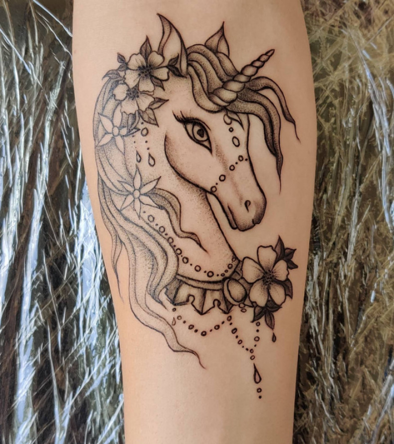 Arm einhorn, photo - Tattoo-Meister Barb Tattoo