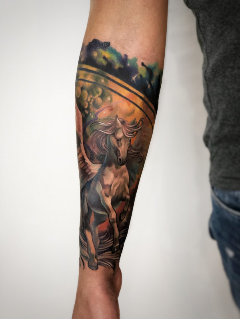 Arm pferd Pegasus, photo - Tattoo-Meister Barb Tattoo