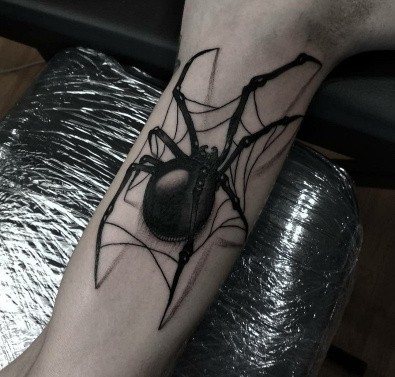 Na ramieniu 3d blackwork, photo - Tatuażysta Barb Tattoo