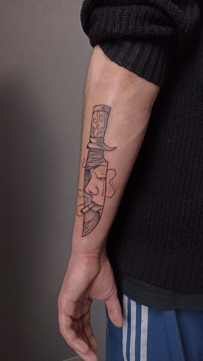 Arm dagger knife, photo - Tattoo Master Barb Tattoo