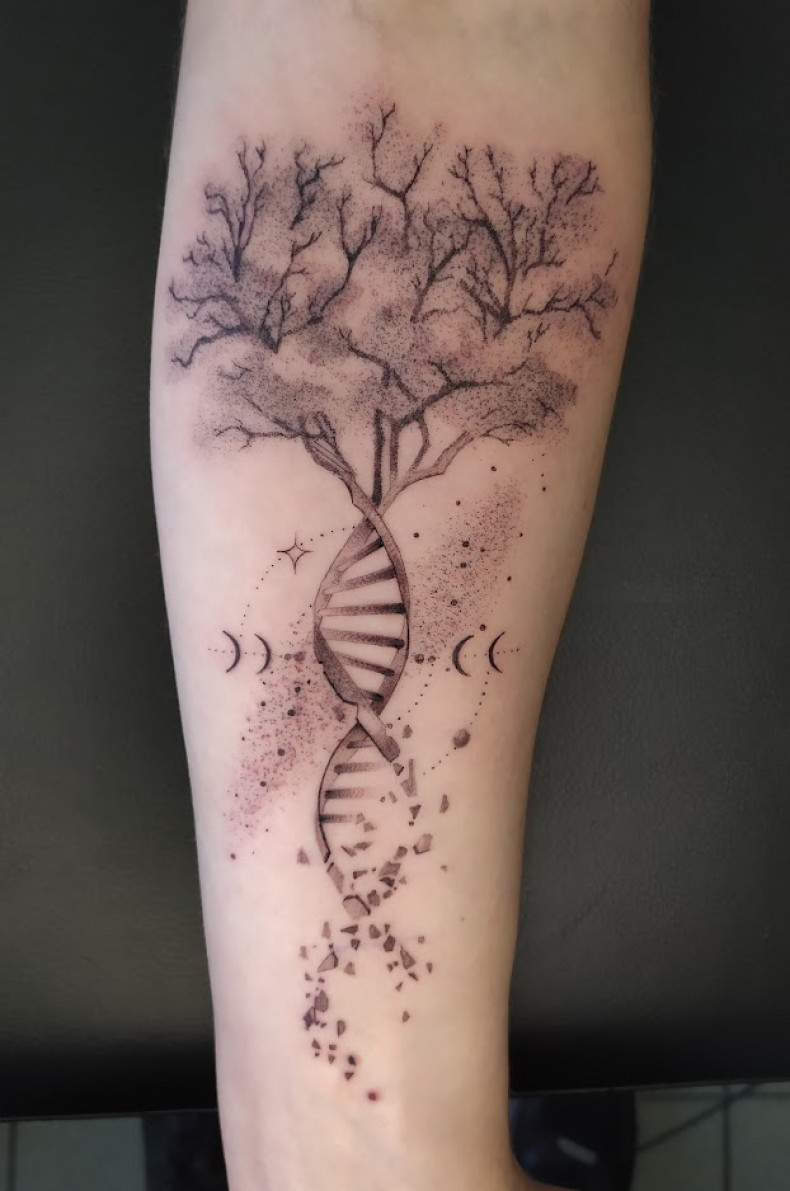 Arm tree of life, photo - Tattoo Master Barb Tattoo