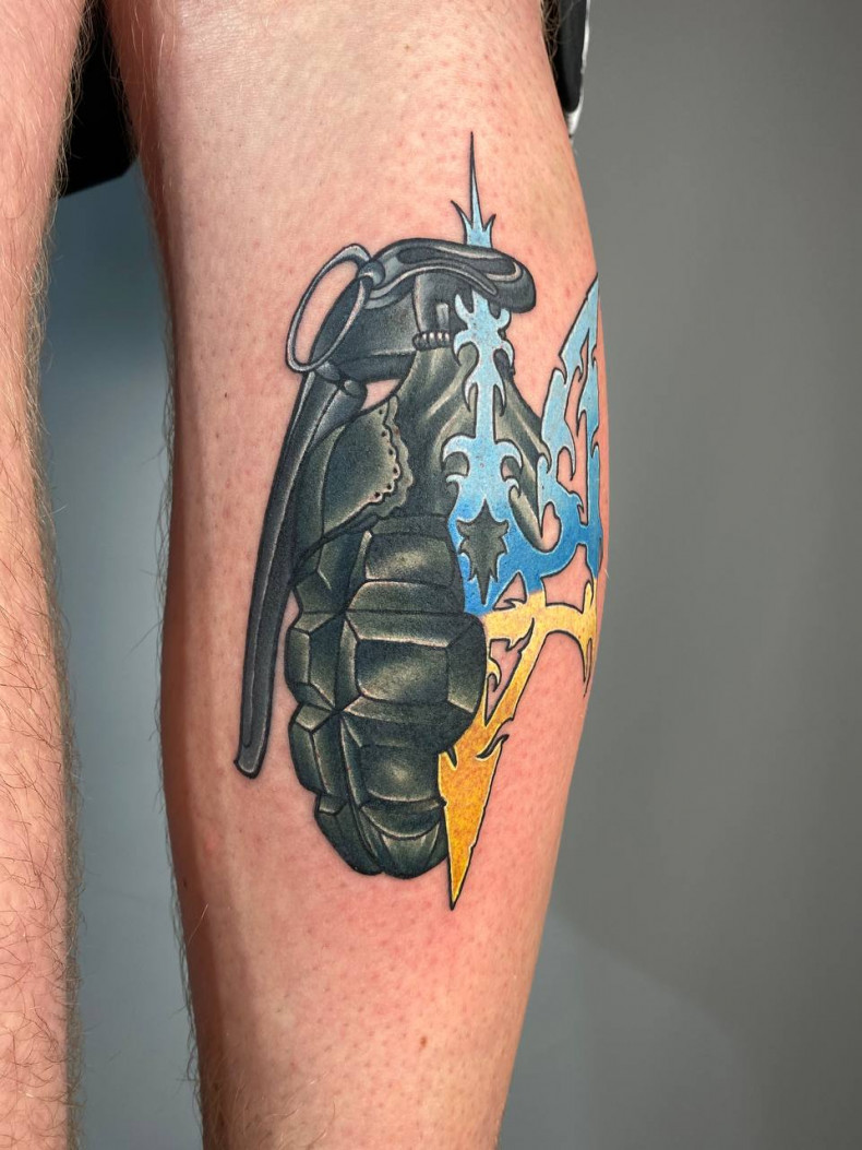 Arm military grenade, photo - Tattoo Master Barb Tattoo