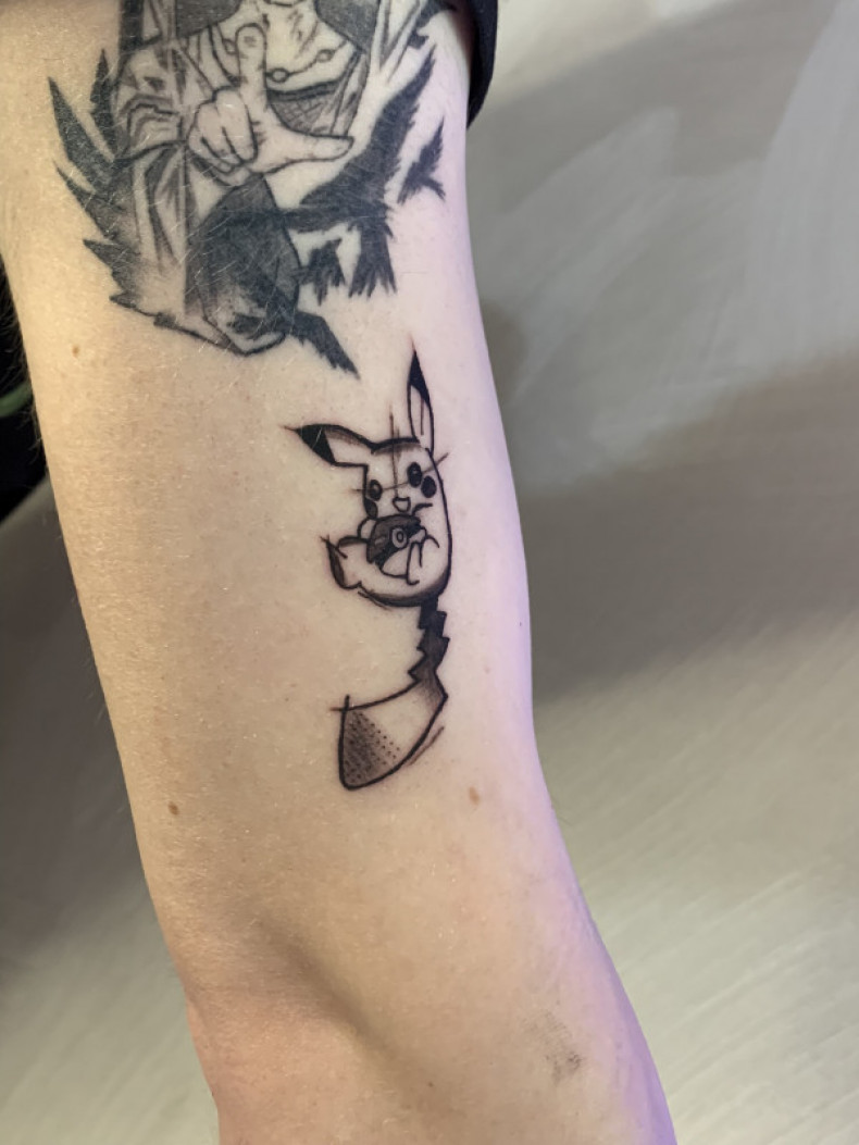 Na ramieniu animacja kreskówki, photo - Tatuażysta Barb Tattoo