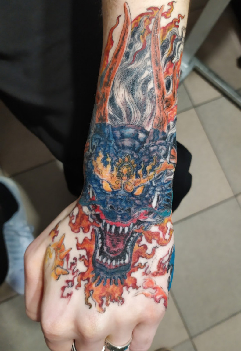 Arm dragon Chinese, photo - Tattoo Master Barb Tattoo