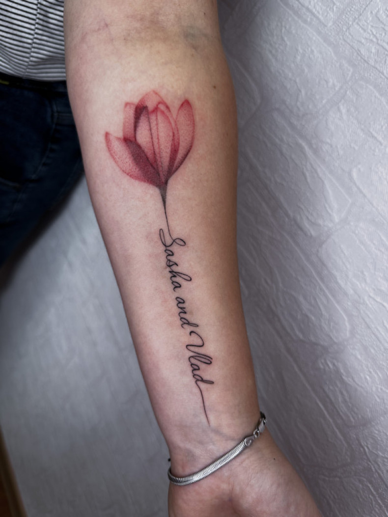 Arm name magnolia, photo - Tattoo Master Barb Tattoo