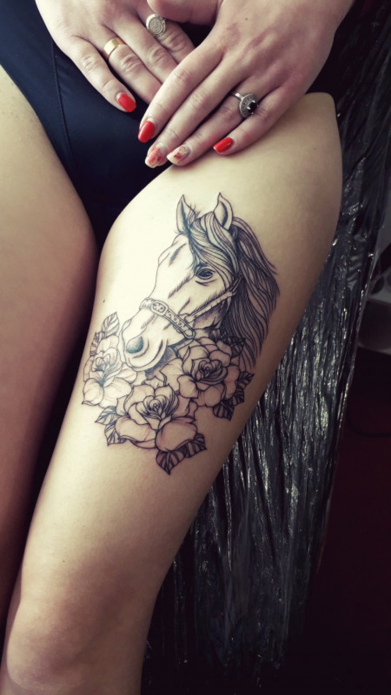 Koń na nodze, photo - Tatuażysta Barb Tattoo