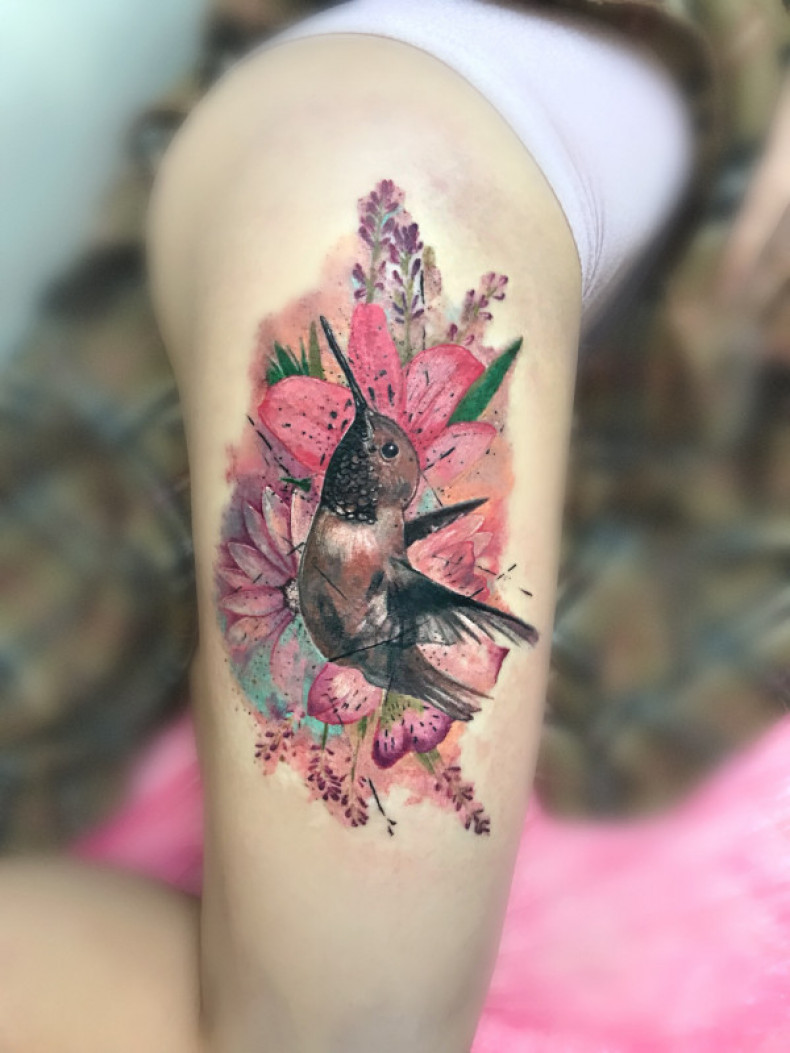 Колибри на ноге цветные, photo - Тату мастер Barb Tattoo