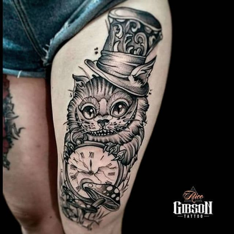 Cat leg Cheshire Cat, photo - Tattoo Master Barb Tattoo