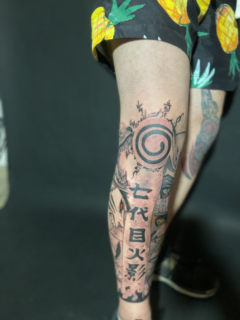 Hieroglyphs knee leg, photo - Tattoo Master Barb Tattoo