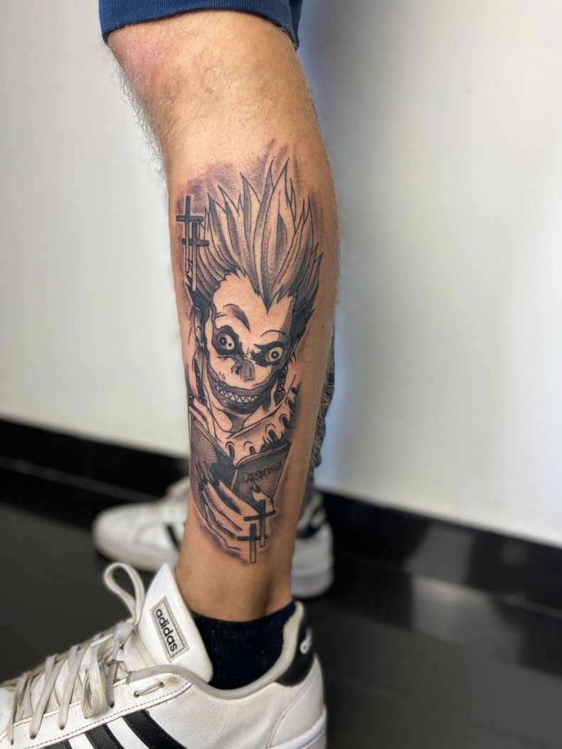 Joker clown leg, photo - Tattoo Master Barb Tattoo