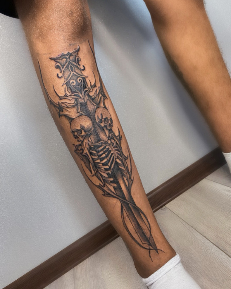 Sword leg skeleton, photo - Tattoo Master Barb Tattoo