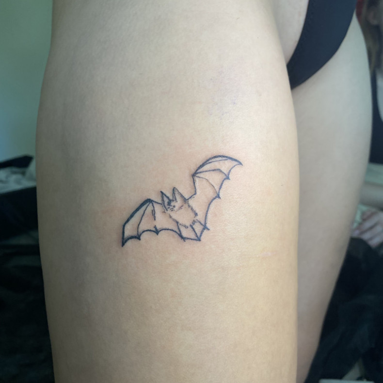 Bat leg, photo - Tattoo Master Barb Tattoo