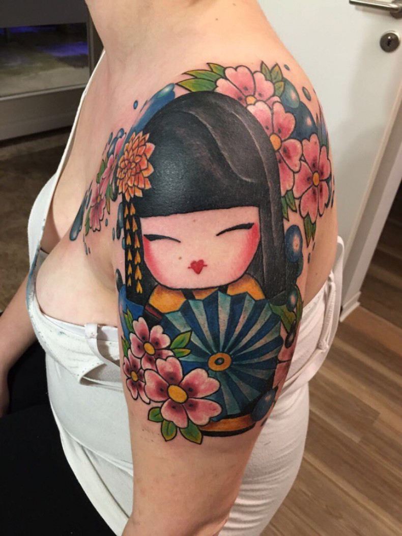 Fan shoulder japanese, photo - Tattoo Master Barb Tattoo