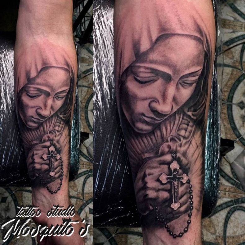 Блэк энд грей монашка на плече, photo - Тату мастер Barb Tattoo