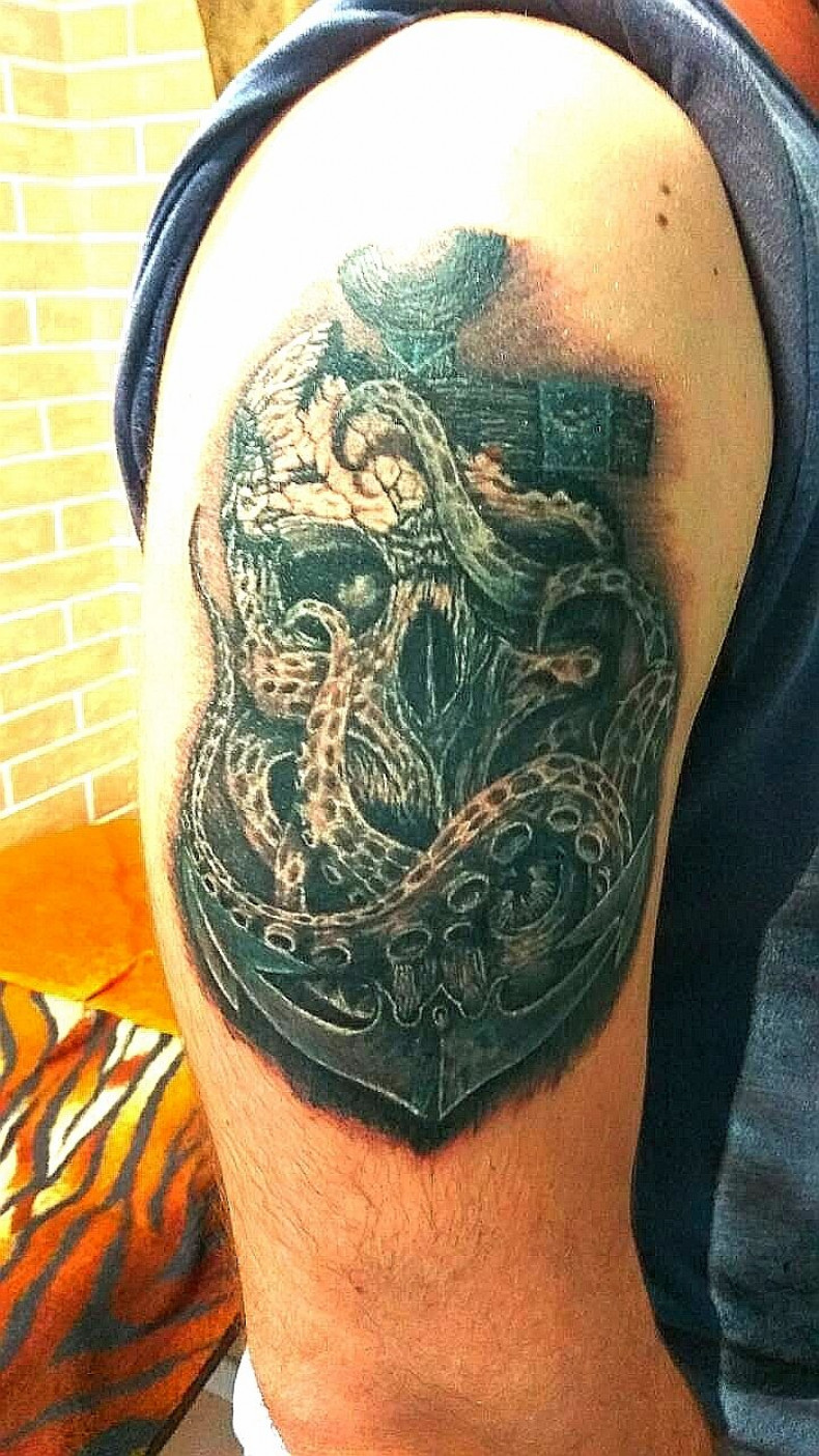 Schulter oktopus Anker, photo - Tattoo-Meister Barb Tattoo