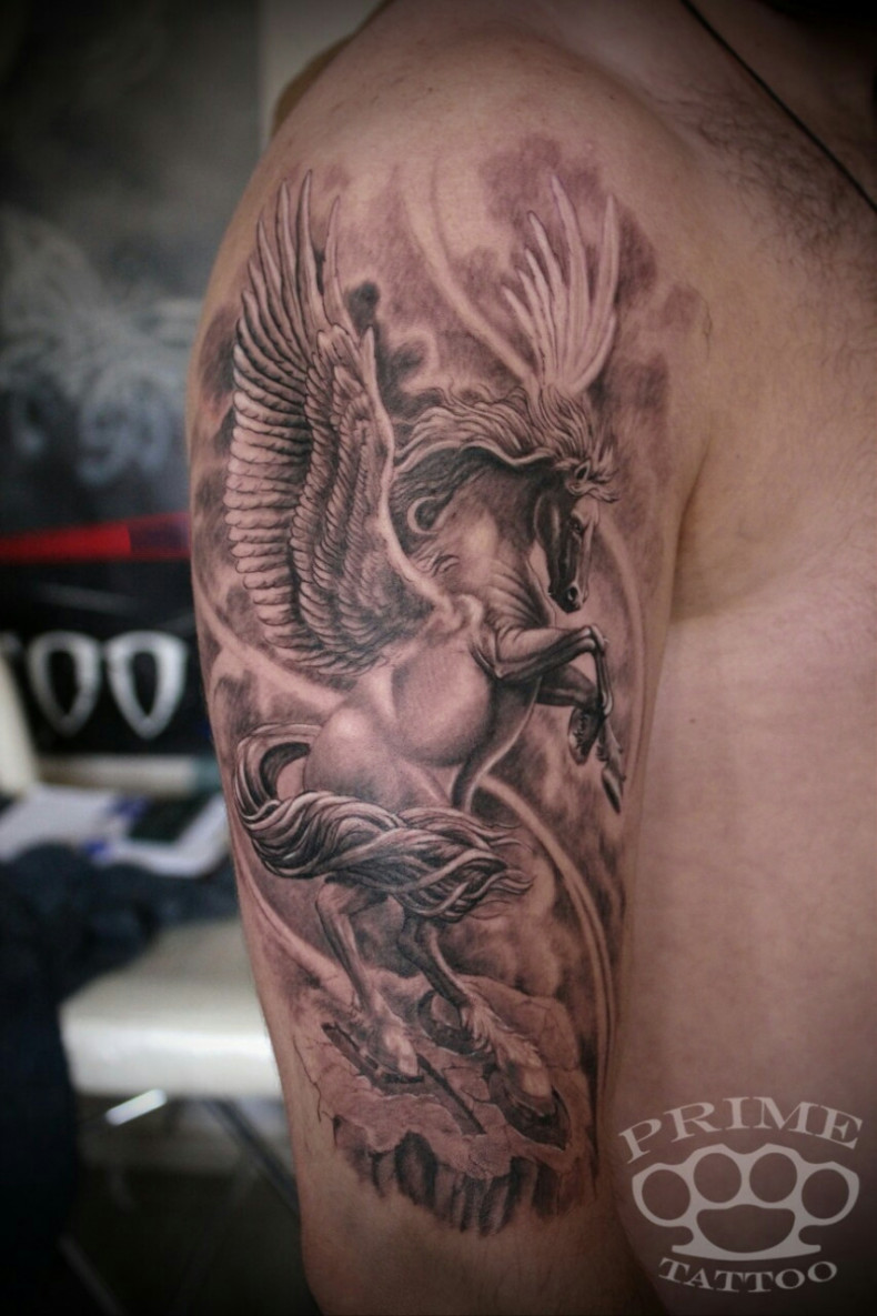 Black and grey gray wash horse, photo - Tattoo Master Barb Tattoo