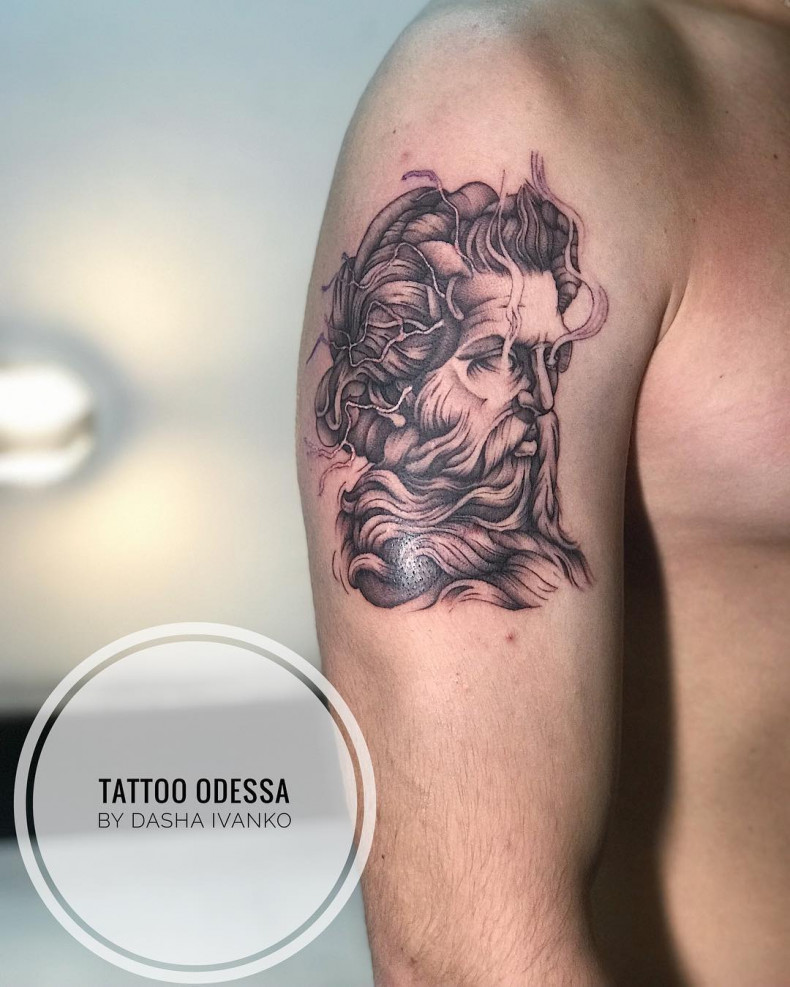 Zeus shoulder, photo - Tattoo Master Barb Tattoo