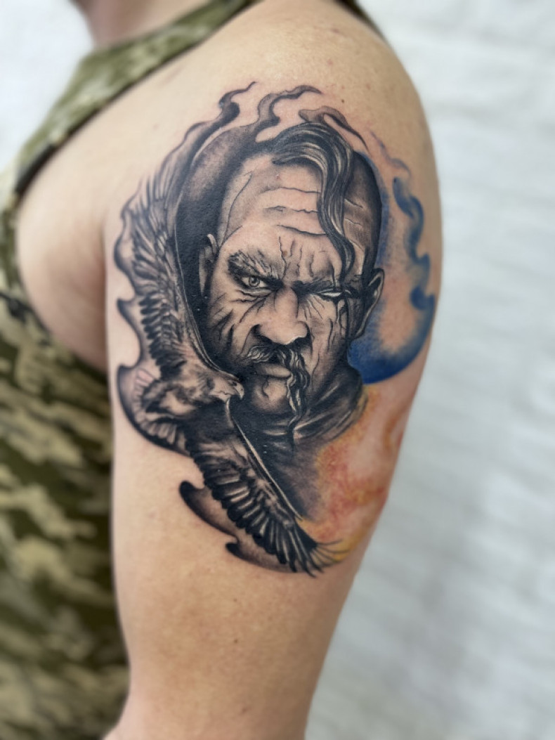 Kozak na ramieniu patriotyczny, photo - Tatuażysta Barb Tattoo