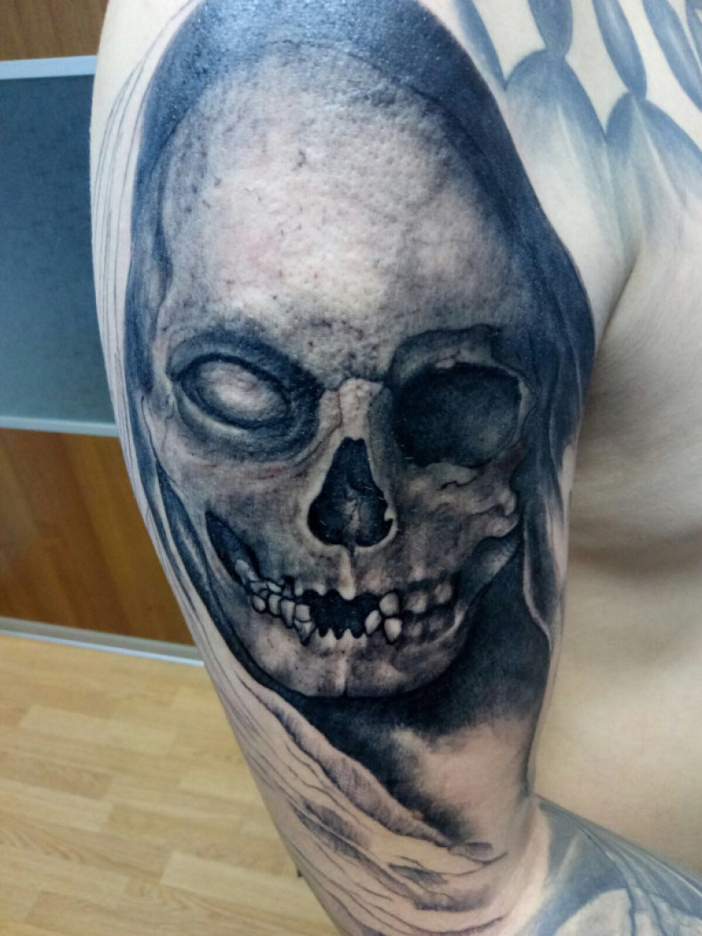 Na ramieniu śmierć horror, photo - Tatuażysta Barb Tattoo