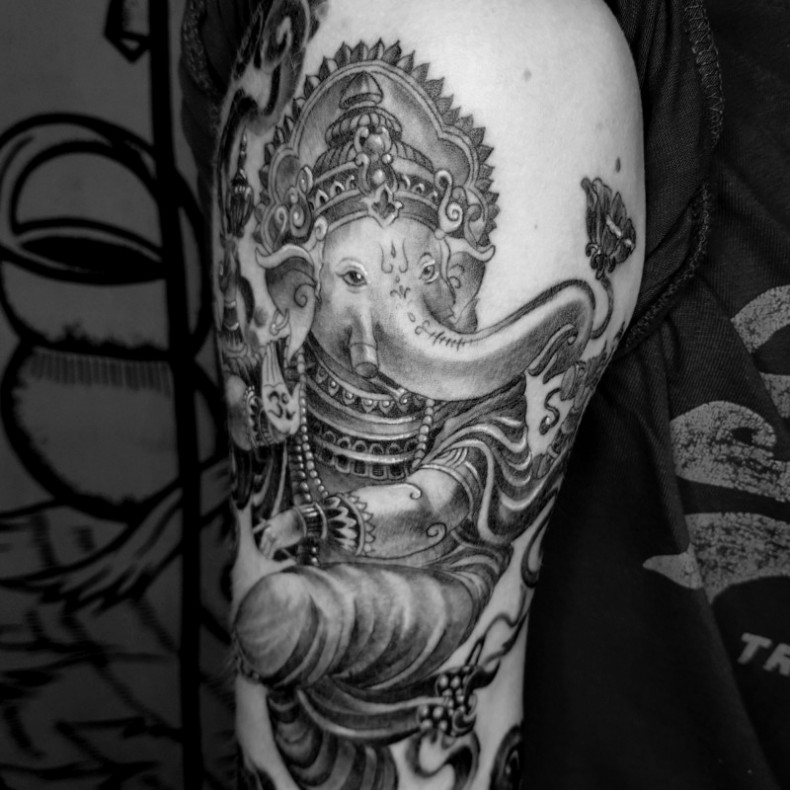 Ganesha shoulder elephant, photo - Tattoo Master Barb Tattoo