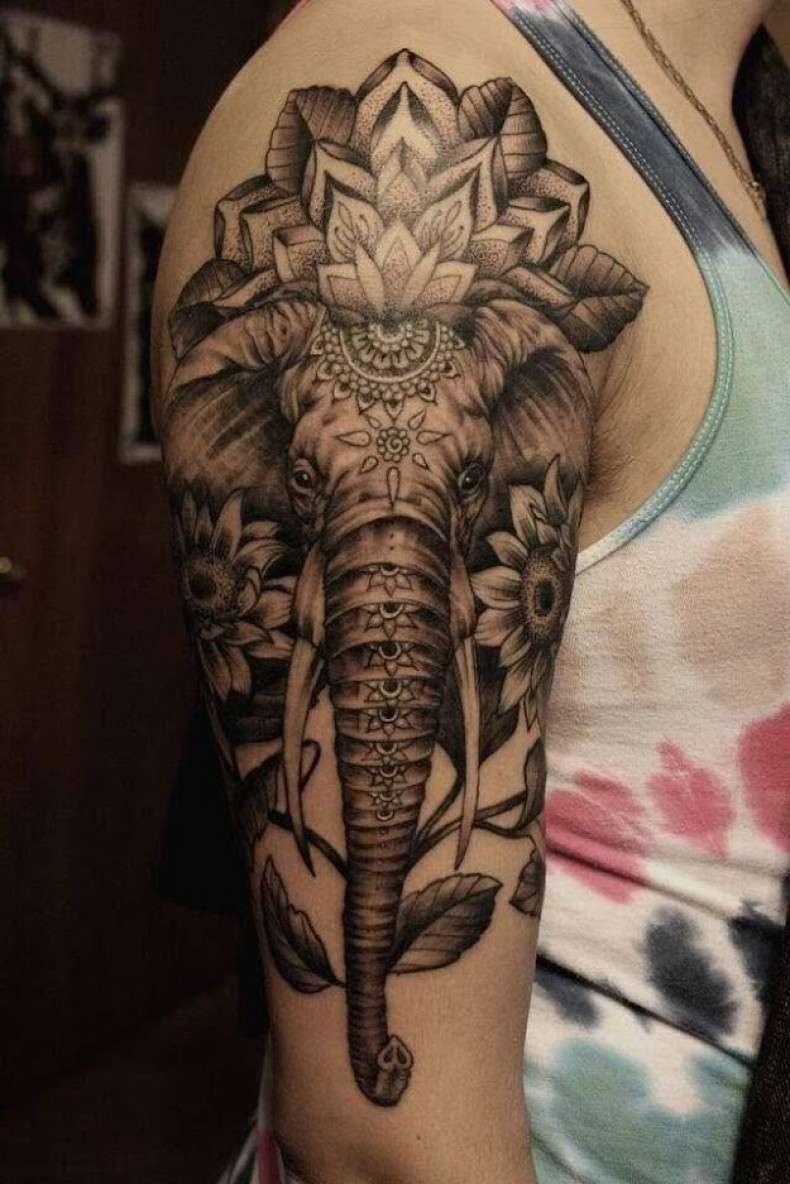 Ganesha-Symbol Schulter Elefant, photo - Tattoo-Meister Barb Tattoo